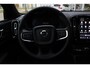 Volvo EX40 Single Motor Extended Range Plus 82 kWh | Verwarmbare voorstoelen+stuurwiel | Adaptieve cruise control | Premium audio by Harman Kardon | Warmtepomp | Achteruitrijcamera | 19 inch Lichtmetalen velgen