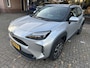 Toyota Yaris Cross 1.5 Hybrid 130pk Dynamic Comfort dodehoekdetectie / stoelverwarming / stuurwielverwarming / parkeersensoren voor + achter / Navigatie / Apple Carplay / Android Auto / parkeercamera / 10 jaar garantie / rijklaarprijs