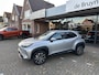 Toyota Yaris Cross 1.5 Hybrid 130pk Dynamic Comfort dodehoekdetectie / stoelverwarming / stuurwielverwarming / parkeersensoren voor + achter / Navigatie / Apple Carplay / Android Auto / parkeercamera / 10 jaar garantie / rijklaarprijs