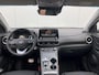 Hyundai Kona Electric EV Premium 64 kWh / Navigatie / Adaptieve Cruise Control / Stoelverwarming en stoelverkoeling / Boekjes / Climate Control /