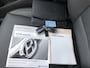 Hyundai Kona Electric EV Premium 64 kWh / Navigatie / Adaptieve Cruise Control / Stoelverwarming en stoelverkoeling / Boekjes / Climate Control /