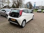 Toyota Aygo 1.0 VVT-I X-PLAY AUTOMAAT 5-DRS CAMERA/AIRCO/RADIO/CARPLAY/ ENZ.