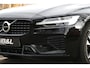 Volvo V60 2.0 T8 Ultra Dark Plug-in Hybrid AWD R-Line 455Pk Aut Full Options Panoramadak 1e eigenaar Trekhaak Camera Nieuw Staat