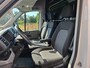 Volkswagen Crafter 35 2.0TDI L3H3 3-Persoons Navi Airco Cruise Control Verwarmbare Voorruit Regensensor Pdc Schuifdeur Betonplex vloer Wandbetimmering Highline Euro 6 Diverse beschadigingen rondom