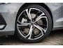 Volvo V60 2.0 T6 Plug-in hybrid AWD Essential | Sport Pack | Driver Assist | Climate | Donker Glas | 19" | Park Assist Voor en Achter |
