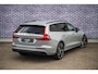 Volvo V60 2.0 T6 Plug-in hybrid AWD Essential | Sport Pack | Driver Assist | Climate | Donker Glas | 19" | Park Assist Voor en Achter |