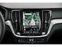 Volvo V60 2.0 T6 Plug-in hybrid AWD Essential | Sport Pack | Driver Assist | Climate | Donker Glas | 19" | Park Assist Voor en Achter |