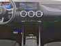 Mercedes-Benz GLA 250 e AMG Plug-In Hybride AMG Line | Night Pakket | Trekhaak | Panorama Schuif Kanteldak | 20 Inch AMG Velgen | Dodehoek Assist | Stuur en Stoelverwarming. Inclusief 24 maanden MB Certified garantie voor Europa.