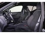 Volvo XC40 Recharge Twin Ultimate 78 kWh - Panorama/schuifdak - IntelliSafe Assist & Surround - 360º Camera - Harman/Kardon audio - Verwarmde voorstoelen & stuur - Parkeersensoren voor & achter - Elektr. bedienb. voorstoelen met geheugen links - Draadloze tel. lader - Warmtepomp - Extra getint glas - Elektr. inklapbare trekhaak - 19' LMV