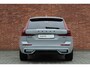 Volvo XC60 T6 Plug-in hybrid AWD Plus Black Edition | Luchtvering | 360 graden camera | Head-up display | Stoelverwarming/verkoeling voor | Panoramisch dak met schuif-/kantel functie | Harman Kardon geluidsinstallatie | Elektrisch verstelbare stoelen voor/achter | 21'' Lichtmetalen velgen | Verwarmbaar stuurwiel |