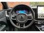 Volvo XC60 T6 Plug-in hybrid AWD Plus Black Edition | Luchtvering | 360 graden camera | Head-up display | Stoelverwarming/verkoeling voor | Panoramisch dak met schuif-/kantel functie | Harman Kardon geluidsinstallatie | Elektrisch verstelbare stoelen voor/achter | 21'' Lichtmetalen velgen | Verwarmbaar stuurwiel |