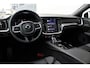 Volvo V60 2.0 T6 Plug-in hybrid AWD Plus Dark | Trekhaak | Open Grid Textiel | Visual Park Assist | Premium Audio by Harman Kardon | Preconditioning | Keyless | Google Maps | Google Assistant | Verwarmbare voorruit | 18" | Elektrische achterklep | Elektrisch verstelbare voorstoelen | Stoelverwarming voor en achter | Adaptieve Cruise Control | Pilot Assist | Blis