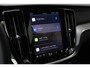 Volvo V60 2.0 T6 Plug-in hybrid AWD Plus Dark | Trekhaak | Open Grid Textiel | Visual Park Assist | Premium Audio by Harman Kardon | Preconditioning | Keyless | Google Maps | Google Assistant | Verwarmbare voorruit | 18" | Elektrische achterklep | Elektrisch verstelbare voorstoelen | Stoelverwarming voor en achter | Adaptieve Cruise Control | Pilot Assist | Blis