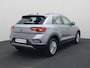 Volkswagen T-Roc 1.0TSI/110PK Life · Navigatie · Parkeersensoren · LED · Garantie tot september 2027 of 100000km.