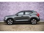 Volvo XC40 2.0 B4 Plus Dark | Trekhaak | Adaptive Cruise Control | Dode hoek detectie BLIS | Harman/Kardon audio | Elektrische stoelverstelling | Stoel- en stuurverwarming | Verwarmde Voorruit |