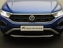 Volkswagen T-Roc 1.0TSI/110PK Life · Navigatie · Parkeersensoren · LED · Garantie tot september 2027 of 100000km.