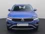 Volkswagen T-Roc 1.0TSI/110PK Life · Navigatie · Parkeersensoren · LED · Garantie tot september 2027 of 100000km.