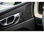 Volvo XC60 2.0 T6 Plug-in hybrid AWD Ultra Dark | Facelift | Trekhaak | 360 Camera | Panoramadak | Adaptieve Cruise Control | Dode Hoek Detectie |