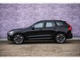 Volvo XC60 2.0 T6 Plug-in hybrid AWD Ultra Dark | Facelift | Trekhaak | 360 Camera | Panoramadak | Adaptieve Cruise Control | Dode Hoek Detectie |