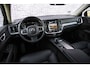 Volvo V60 2.0 B3 Essential Edition | Sport Pack | 19" Black Edition Velgen | Leder | Adaptieve Cruise Control | Stoelverwarming | Park Assist |