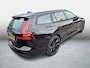 Volvo V60 2.0 B3 Essential Edition | Sport Pack | 19" Black Edition Velgen | Leder | Adaptieve Cruise Control | Stoelverwarming | Park Assist |