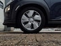 Hyundai Kona Electric EV Fashion 64 kWh | Apple Carplay/Android Auto | Head-up display | Lichtmetalen velgen | Climate control | Achteruitrijcamera |