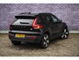 Volvo XC40 Single Motor Extended Range Plus 82 kWh | Adaptieve cruise control | Stoel- en stuurverwarming | Nubuck Interieur | Warmtepomp | 20 inch velgen | Camera |
