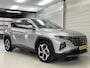 Hyundai Tucson 1.6 T-GDI PHEV Premium Sky 4WD / Trekhaak Afneembaar 1350 KG / Panoramisch Schuif/Kanteldak / Navigatie / 360 Graden Camera / Lederen Bekleding / Stoel- en Stuurverwarming / Stoelventilatie /