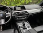 BMW 5-Serie Touring 520i M-SPORT HIGH EXECUTIVE PANORAMADAK STOELVERWARMING LEDER M PAKKET VIRTUAL AMBIANCE TREKHAAK