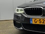 BMW 5-Serie Touring 520i M-SPORT HIGH EXECUTIVE PANORAMADAK STOELVERWARMING LEDER M PAKKET VIRTUAL AMBIANCE TREKHAAK