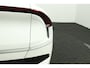 Kia EV6 Light Edition 63 kWh - Navigatie - Adaptive cruise control - Stoel/stuur verwarming - Apple Carplay/Android Auto - Climate Control - Achteruitrij camera - Fabrieksgarantie tot 04-2032