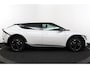 Kia EV6 Light Edition 63 kWh - Navigatie - Adaptive cruise control - Stoel/stuur verwarming - Apple Carplay/Android Auto - Climate Control - Achteruitrij camera - Fabrieksgarantie tot 04-2032