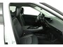 Kia EV6 Light Edition 63 kWh - Navigatie - Adaptive cruise control - Stoel/stuur verwarming - Apple Carplay/Android Auto - Climate Control - Achteruitrij camera - Fabrieksgarantie tot 04-2032