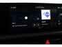 Kia EV6 Light Edition 63 kWh - Navigatie - Adaptive cruise control - Stoel/stuur verwarming - Apple Carplay/Android Auto - Climate Control - Achteruitrij camera - Fabrieksgarantie tot 04-2032