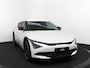 Kia EV6 Light Edition 63 kWh - Navigatie - Adaptive cruise control - Stoel/stuur verwarming - Apple Carplay/Android Auto - Climate Control - Achteruitrij camera - Fabrieksgarantie tot 04-2032