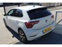 Volkswagen Polo 1.0 TSI 2x R-Line Automaat Navigatie/Virtual cockpit/Adaptive cruise control/Achteruitrijcamera/Parkeersensoren rondom/Apple carplay/Stoelverwarming/LED grill/IQ.light/Climate control/Draadloze telefoonlader/DAB/17''Lichtmetalen velgen.