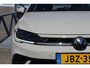 Volkswagen Polo 1.0 TSI 2x R-Line Automaat Navigatie/Virtual cockpit/Adaptive cruise control/Achteruitrijcamera/Parkeersensoren rondom/Apple carplay/Stoelverwarming/LED grill/IQ.light/Climate control/Draadloze telefoonlader/DAB/17''Lichtmetalen velgen.
