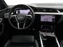 Audi Q8 e-tron 55 QUATTRO 115 kWh 408 PK S EDITION S-LINE + TREKHAAK 1800 KG | LUCHTVERING | HEAD-UP | LEDER SPORTINTERIEUR