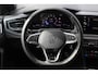 Volkswagen Polo 1.0 TSI 2x R-Line Automaat IQLight/Stoelverwarming/Navigatie/Virtual cockpit/Adaptive cruise control/Achteruitrijcamera/Parkeersensoren rondom/Apple carplay/LED grill/Climate control/Draadloze telefoonlader/DAB/16''Lichtmetalen velgen.