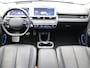 Hyundai Ioniq 5 Connect+ 77.4 kWh / SoH 100% / Trekhaak Afneembaar / 1600kg Trekgewicht / Stoel en Stuurverwarming / Elektrische Verstelbare Voorstoelen / HUD / 1ste Eigenaar / NL auto / Dealer onderhouden / Fabrieksgarantie tm 22-03-2028 /