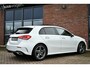 Mercedes-Benz A-klasse 180 AMG Pano Trekhaak Camera Night Metallic-wit