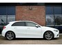 Mercedes-Benz A-klasse 180 AMG Pano Trekhaak Camera Night Metallic-wit