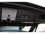 Volvo XC60 2.0 T6 Plug-in hybrid AWD Plus Dark | Incl. 12 maanden Garantie | Panorama dak | Elektrisch verstelbare stoelen met memory | Achteruitrijcamera | Keyless entry/start | Adaptive cruise | Elektrische kofferbakklep | Climate controle | Draadloze telefoonlader | Virtual Cockpit | Lederen bekleding |
