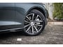 Volvo V60 2.0 T8 Plug-in hybrid AWD Ultra Perf. Ed. Dark | Performance Edition | Polestar Engineered | Head-up Display | Harman Kardon Audio | Schuif-/Kanteldak | Stoel-/Stuurverwarming | 360 Camera | Contourstoelen |