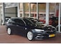 Opel Insignia Sports Tourer 1.5 Turbo Business Executive OPC-Line | Navigatie | Sportstoelen | Bose | HUD | Camera | Stuur+stoelverwarming | NL auto!! | Keurige dealer onderhouden Insignia en afkomstig van eerste eigenaar!!
