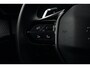 Peugeot 2008 1.2 PureTech Allure Pack Virtueel Dashboard | Carplay | Camera | Cruise | Climate | Leder/Stof | 17" Lichtmetaal | DAB | Achteruitrijcamera | Airco (automatisch) | Apple Carplay/Android Auto|telefoonintegratie premium