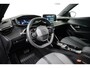 Peugeot 2008 1.2 PureTech Allure Pack Virtueel Dashboard | Carplay | Camera | Cruise | Climate | Leder/Stof | 17" Lichtmetaal | DAB | Achteruitrijcamera | Airco (automatisch) | Apple Carplay/Android Auto|telefoonintegratie premium