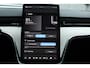 Volvo EX90 Twin Motor Performance Ultra 7p. 111 kWh | Verwarmbare voorstoelen | Verwarmbaar stuurwiel | Massagefunctie voorstoelen | HD Pixel Led | Verwarmbare achterbank | Panoramisch dak | Adaptieve Cruise Control | Luchtvering | 22 inch Lichtmetalen velgen | Semi elektrische trekhaak | Alarmklasse 3 | Visual Park Assist |