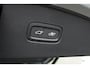 Volvo EX90 Twin Motor Performance Ultra 7p. 111 kWh | Verwarmbare voorstoelen | Verwarmbaar stuurwiel | Massagefunctie voorstoelen | HD Pixel Led | Verwarmbare achterbank | Panoramisch dak | Adaptieve Cruise Control | Luchtvering | 22 inch Lichtmetalen velgen | Semi elektrische trekhaak | Alarmklasse 3 | Visual Park Assist |