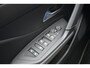 Peugeot 308 1.2 Hybrid 136 e-DCS6 GT | Schuif-/Kanteldak | Adaptive Cruise | Achteruitrijcamera | Navigatie | Sfeerverlichting | Climate Control | !!